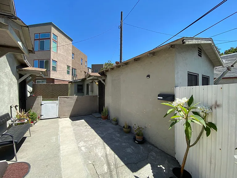 GARVEY — Photo 1