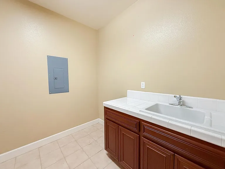 342 Stanforth Ct — Photo 36