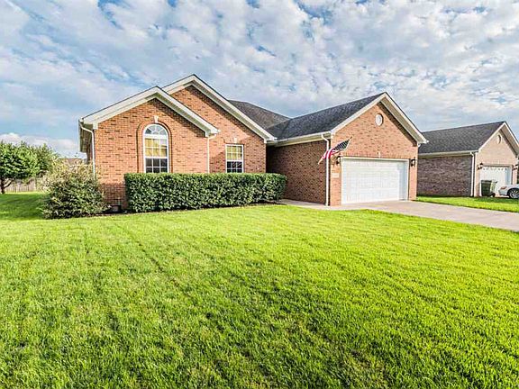 2nd image of 3325 Fair Oaks Cir