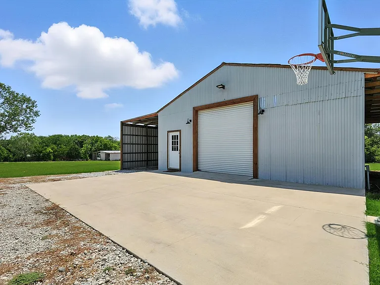 2368 County Road 852 — Photo 58