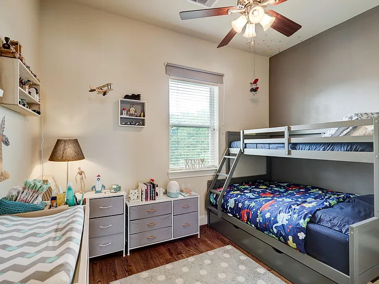 8932 Lakeshore Bend Dr — Photo 13