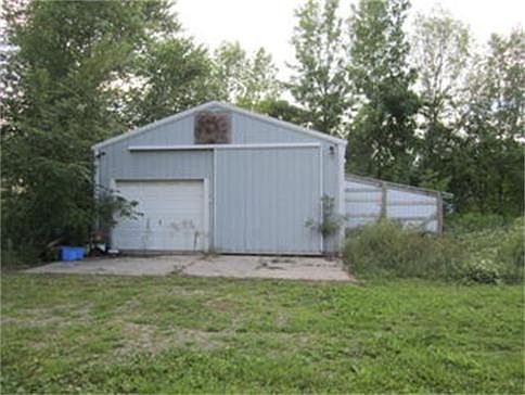 2nd image of 2347 E Stewart Rd