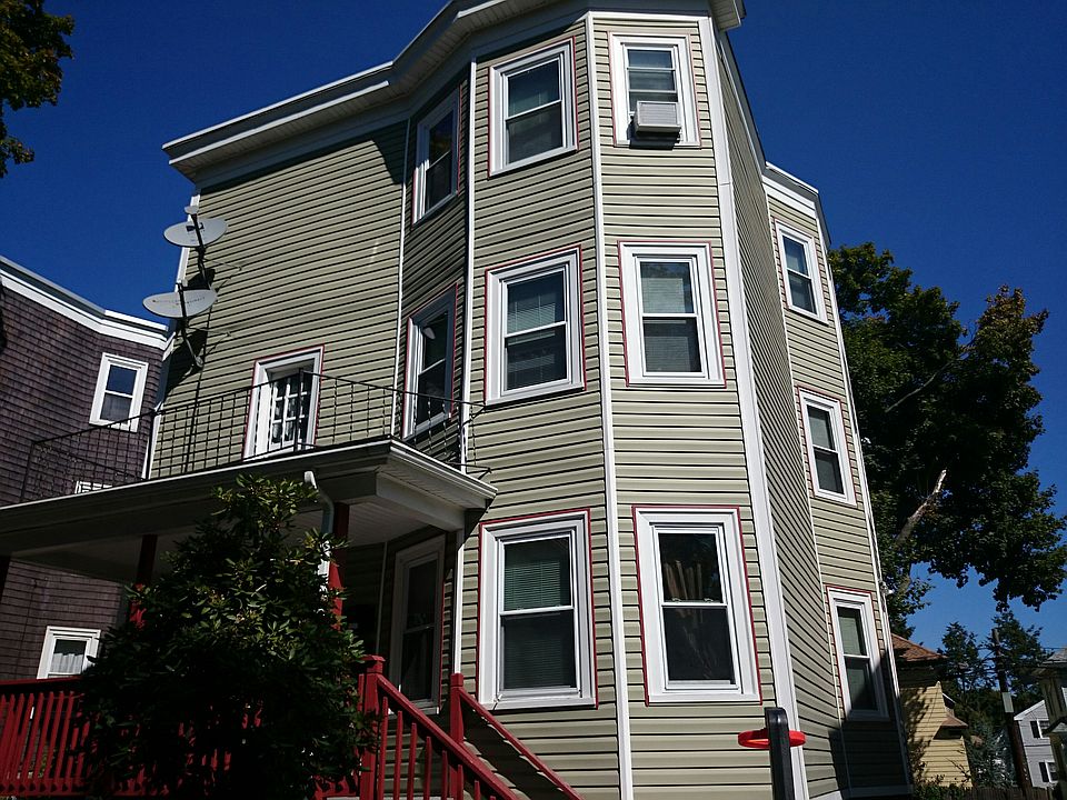 2nd image of 8 Becket St