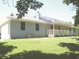 217 S Seneca St, Burlingame, KS 66413