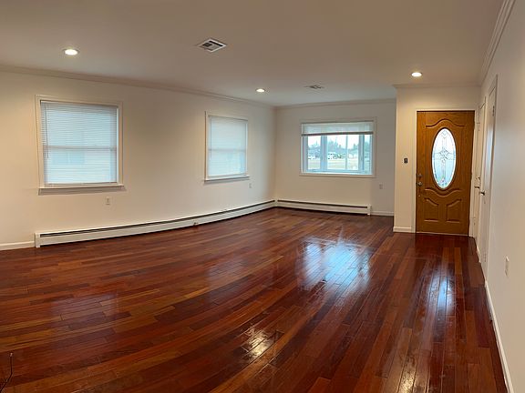 2nd image of 12 Valencia St