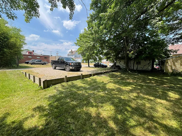 1427 S Linden Ave — Photo 9