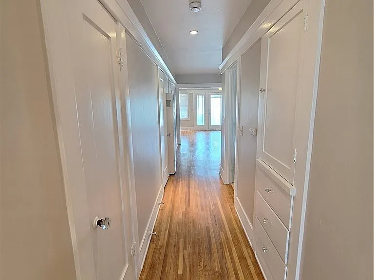 547 W Wilshire Ave — Photo 18