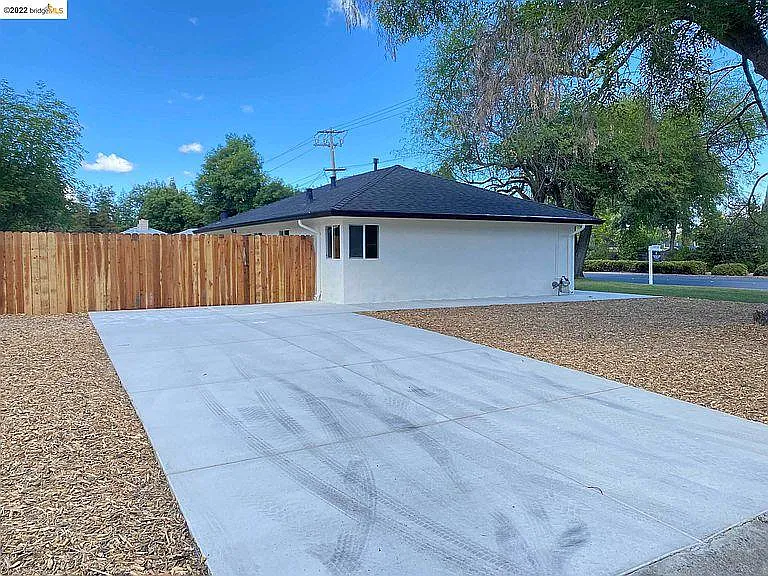 155 Taylor Blvd — Photo 28
