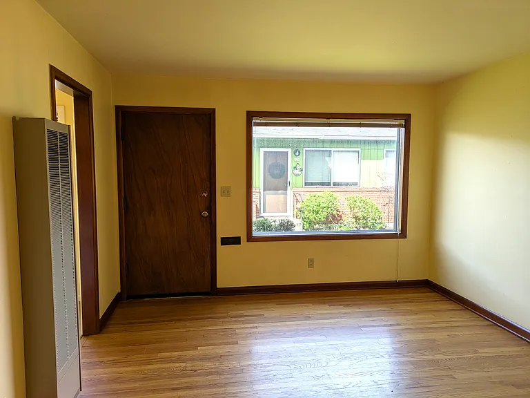 511 NE 78th Ave — Photo 3