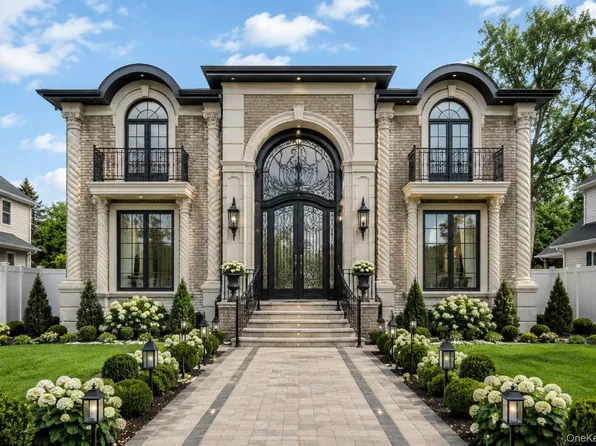 (undisclosed Address), East Meadow, NY 11554