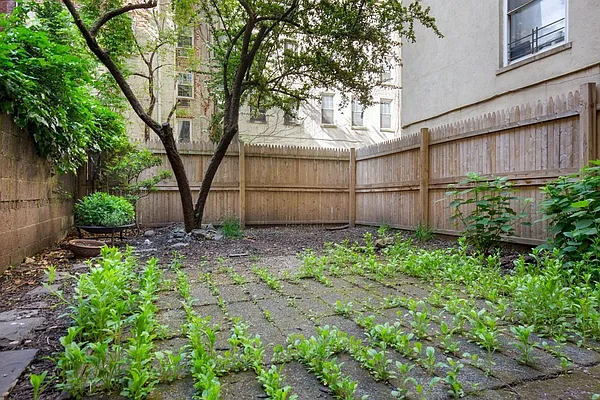 Rented by Douglas Elliman | media 8