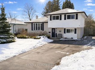 26 Applewood Dr, Belleville, ON K8P 4E2