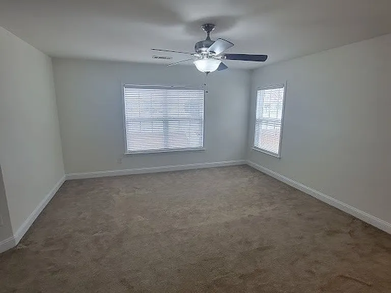 116 Silverspring Pl — Photo 11