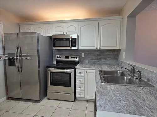 10835 SW 112th Ave Photo 1