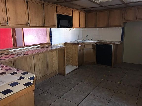 5th image of 901 N Adams Ave
