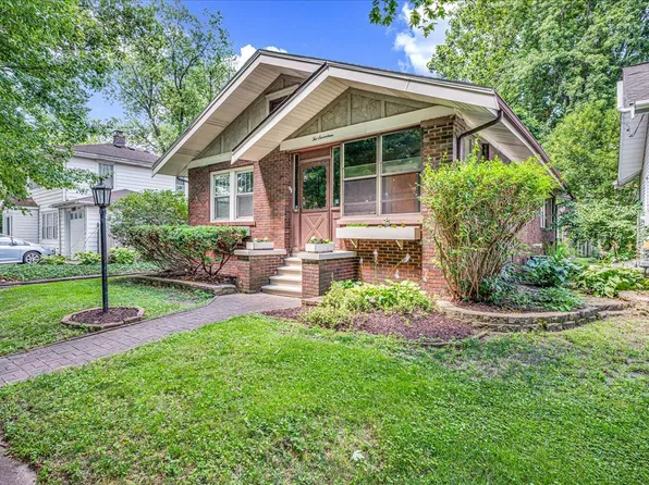 217 Florence Ave, Bloomington, IL 61701
