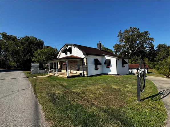 313 N Market St, Carmichaels, PA 15320
