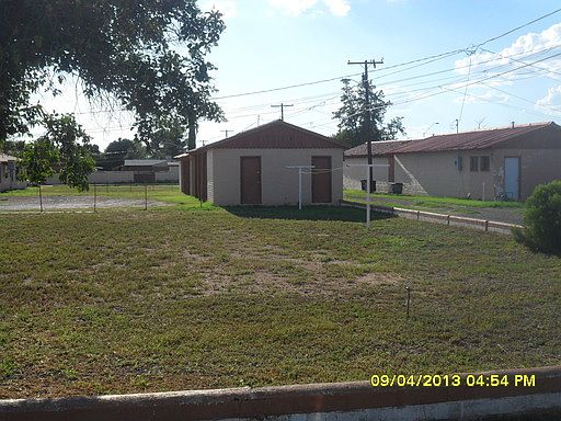 2nd image of 2206 E 9th St