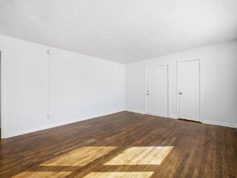 642 Dresden Dr — Photo 5