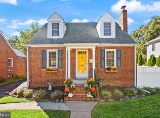 3504 14th St S, Arlington, VA 22204