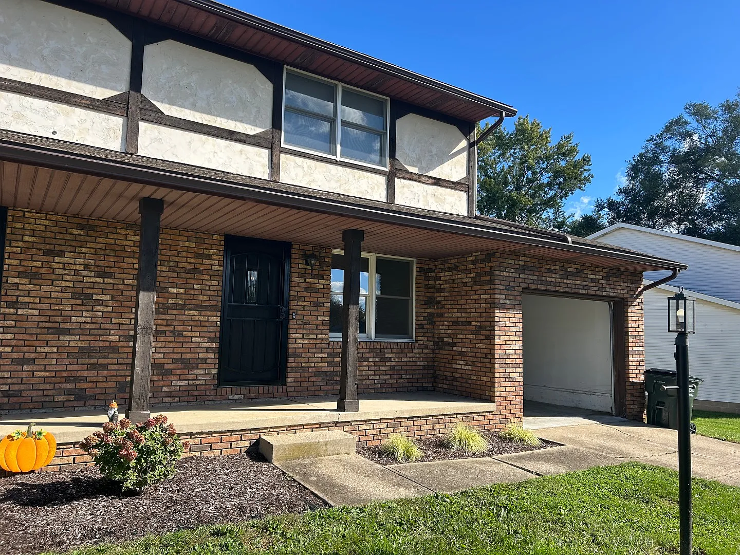 2467 Aspen St NE — Photo 1