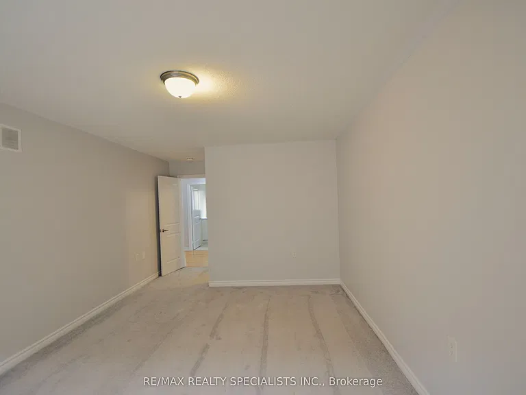 74 Dotchson Ave — Photo 33