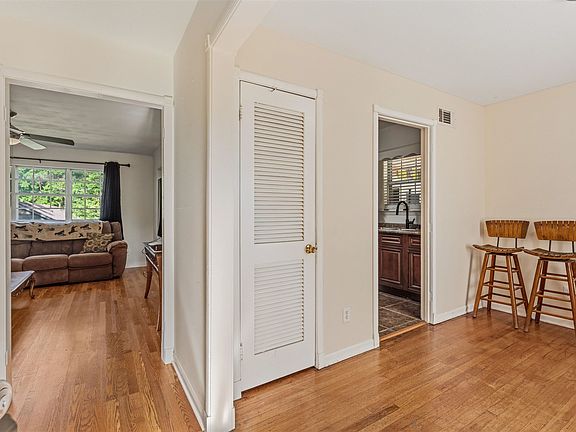 4th image of 3379 Canyon Rd
