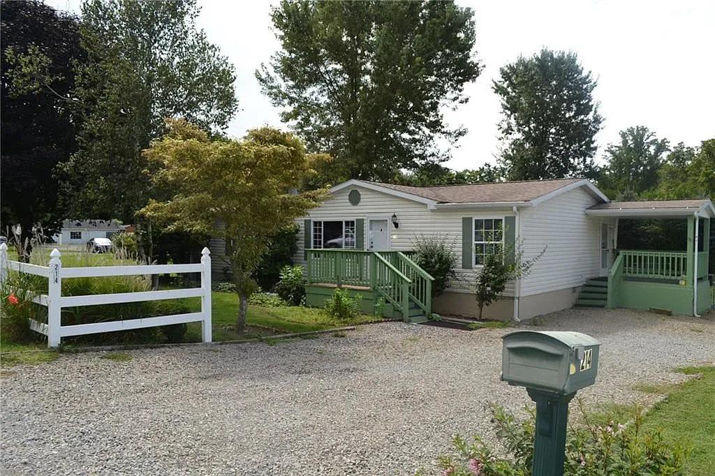 214 Sandbank Rd photo 1