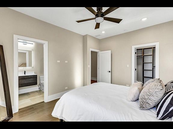3rd image of 4846 S Saint Lawrence Ave #100-101