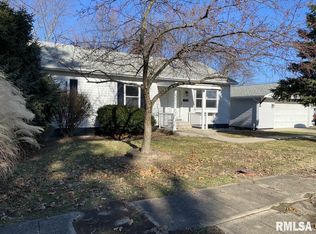 113 E Main St, Thayer, IL 62689