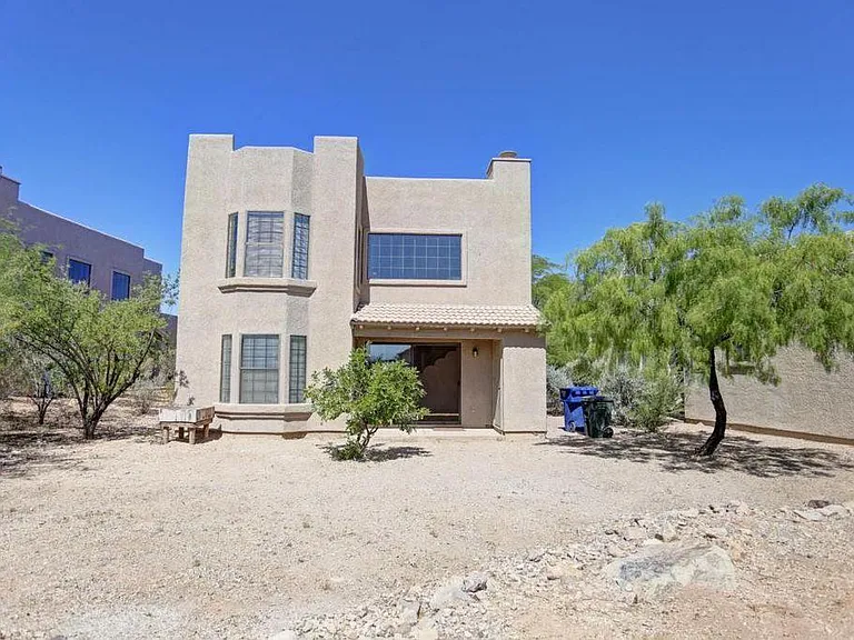 108 N Champagne Pl — Photo 25