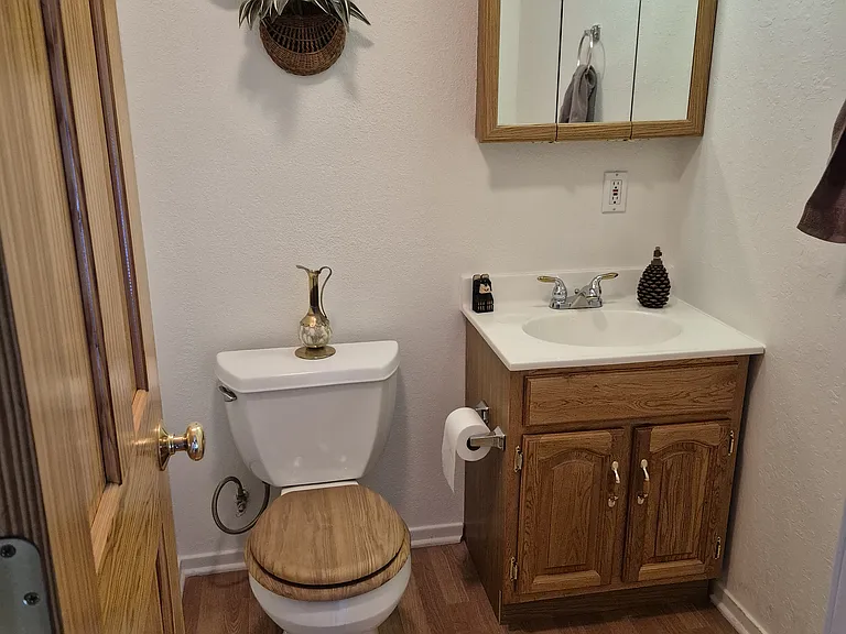 11059 Zermatt Dr — Photo 2