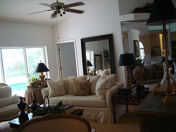 2nd image of 3 Arbor Oaks Dr