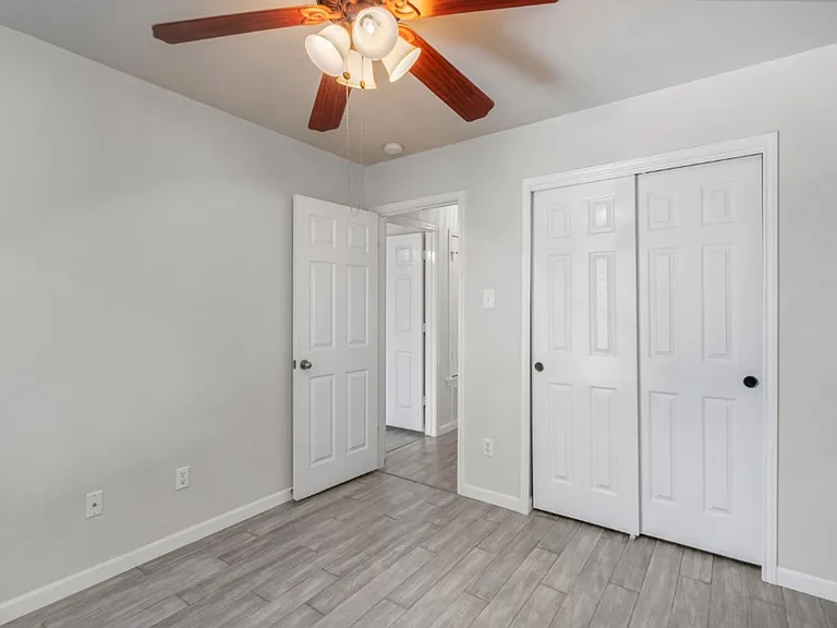11502 Johnny Weismuller Ln — Photo 25