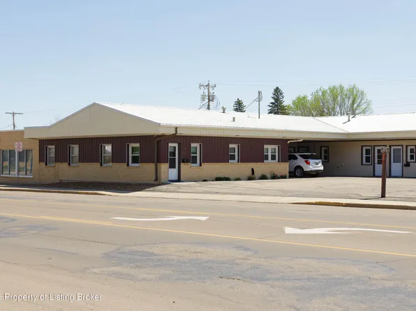 1331 W Villard St, Dickinson, ND 58601