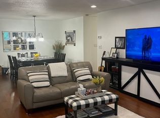 9 Ledgewood Way APT 14, Peabody, MA 01960