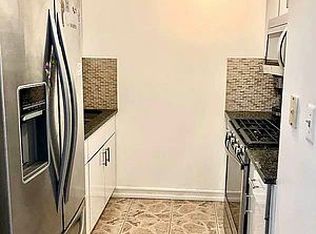 3442 10th St, Long Island City, NY 11106