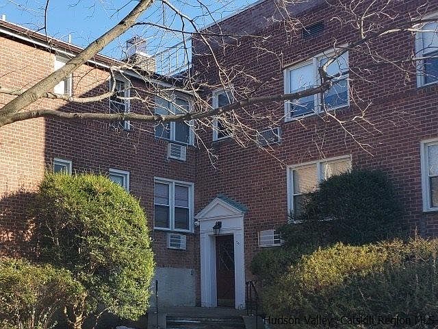 1st image of 701 Palmer Cour Palmer Ct #2E