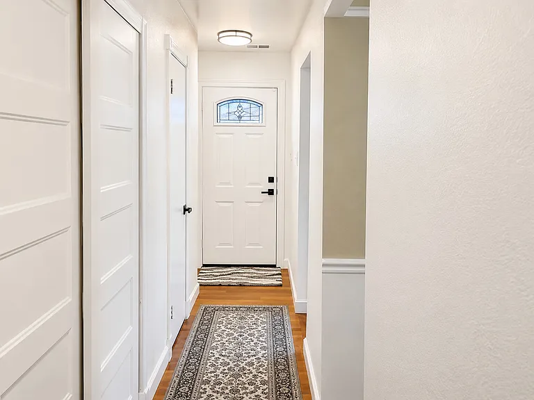1012 James Madison Cir — Photo 12
