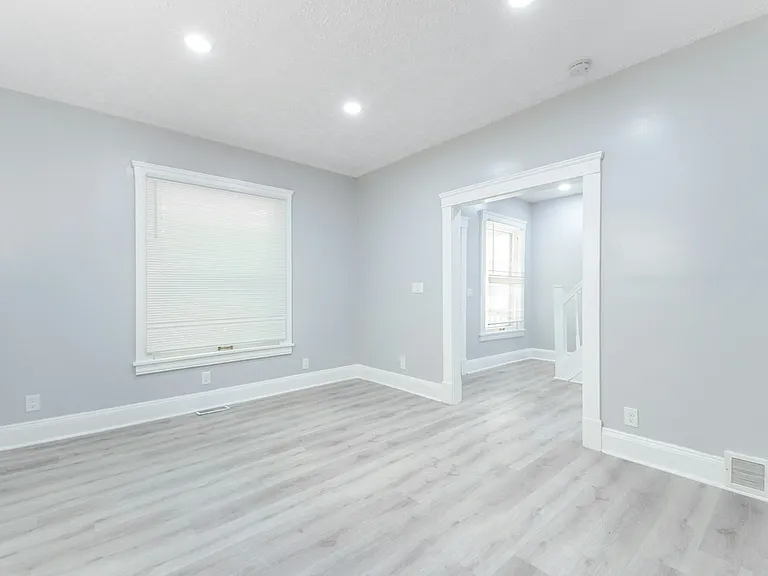 3317 Virginia Ave — Photo 8
