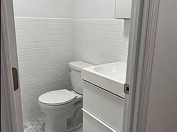 4th image of 41 Carmine St APT 10