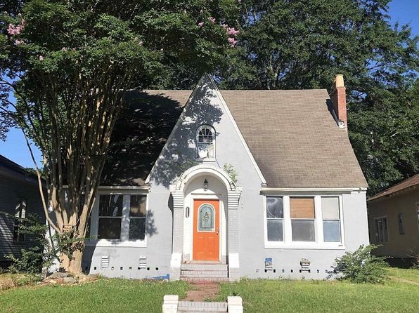 2203 Locust St