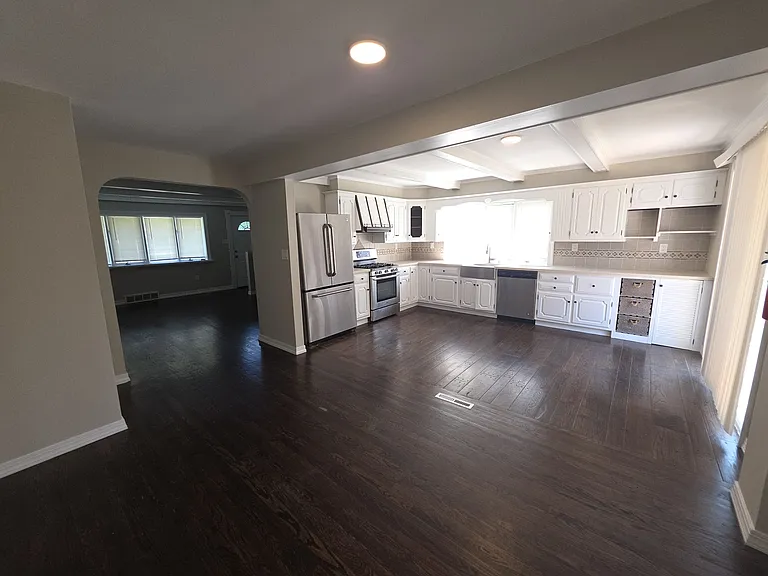316 Hutchinson Ave — Photo 10