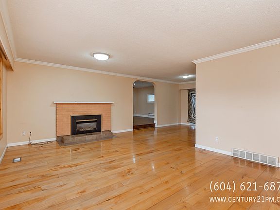 5th image of 2086 Majestic Cres