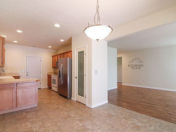 4th image of 5241 Chris St