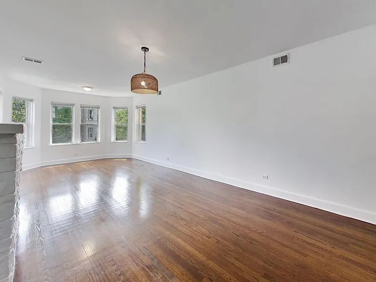 3336 W Evergreen Ave — Photo 5