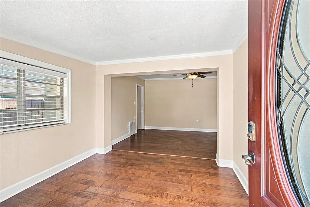 3 bed, 2.0 bath, 1527 sqft, $2,750 — Photo 2