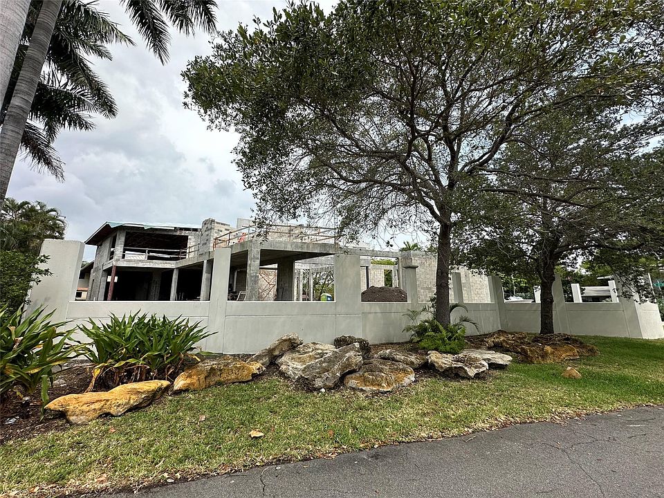 2nd image of 2035 NE Intracoastal Drive