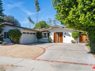 19837 Gilmore St, Woodland Hills, CA 91367