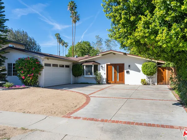 19837 Gilmore St, Woodland Hills, CA 91367